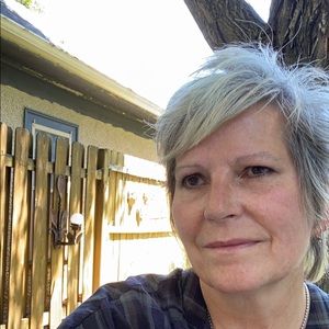 Meet your Posher, Stacy